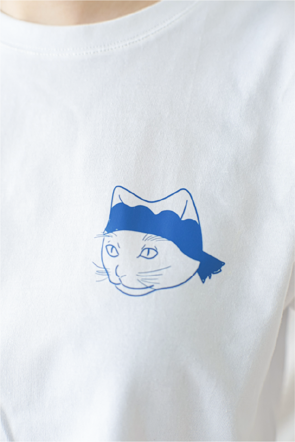 white-tshirt-chest-view-showing-blue-cat-head-graphic-print-Dancing-Cat-Tee-Grandmama-store